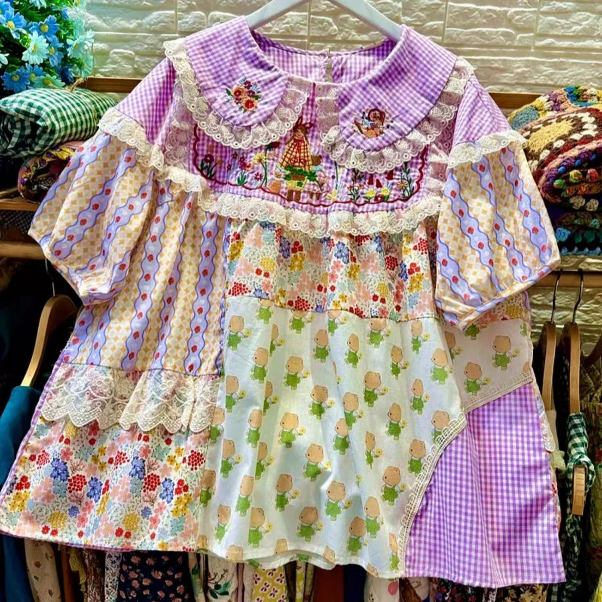Embroidery On Shirt - Blusa picardías de encaje con volantes