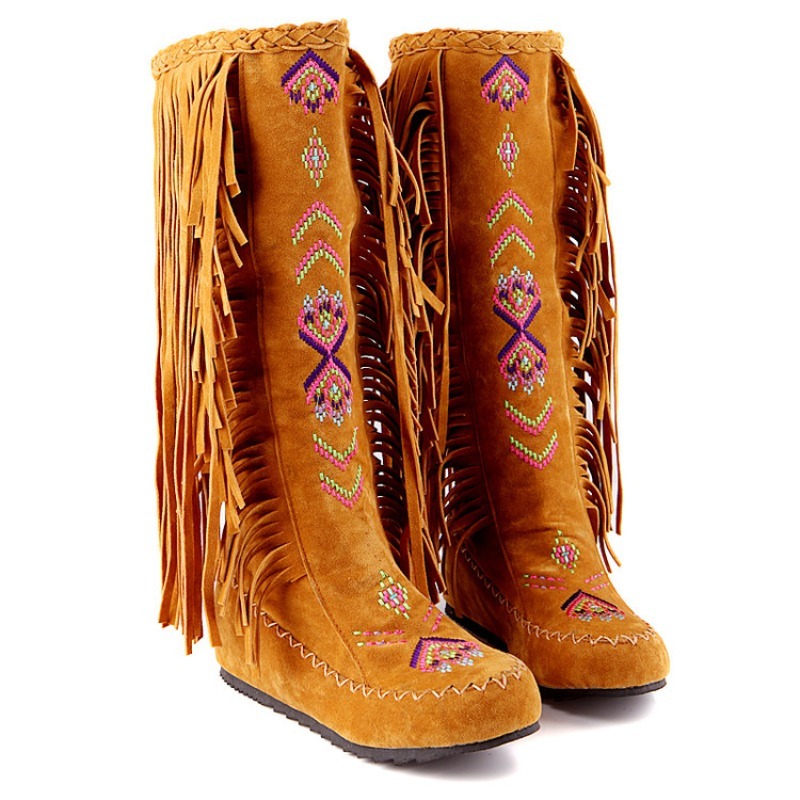 Botas con Borlas, Bordado Hech - Embroidery Designer reseña y precio