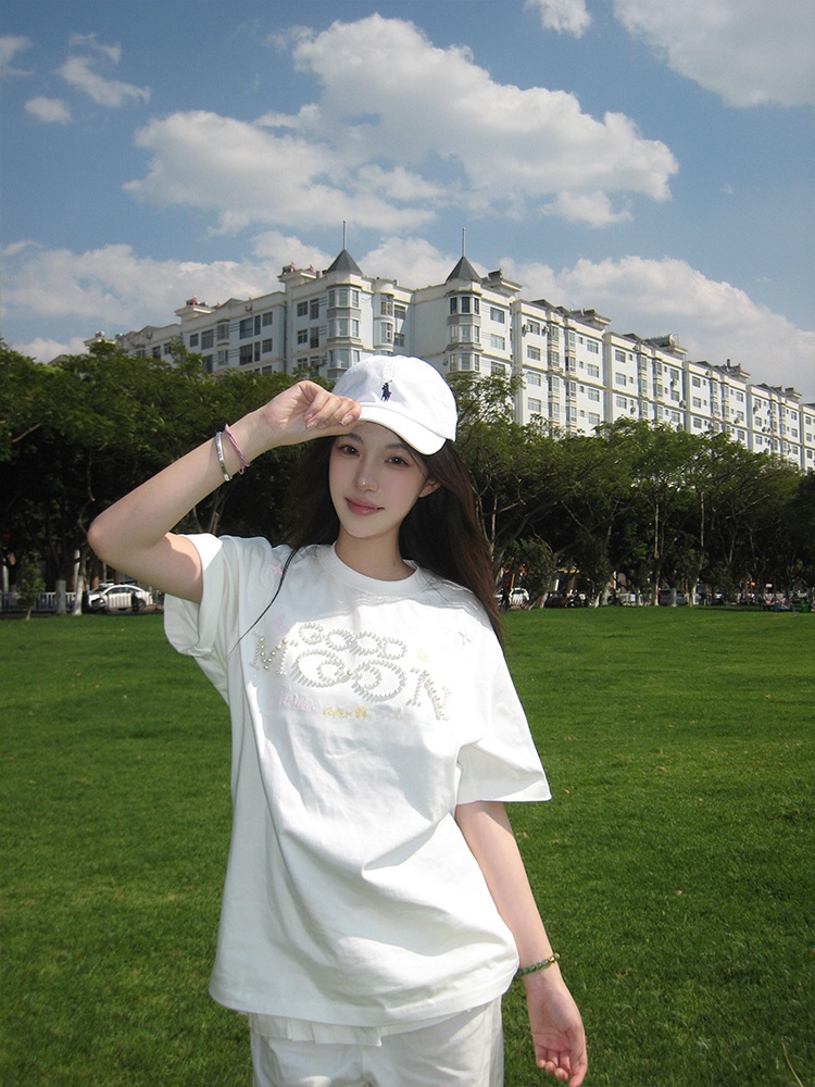 Camiseta de manga corta estilo - Embroidery Font Free reseña y precio
